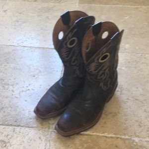 Men’s Ariat cowboy boots